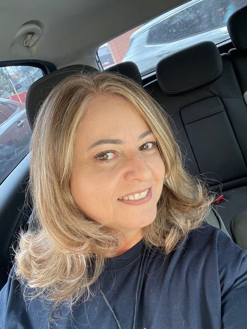 Claudia Elaine Floresti Nakassima