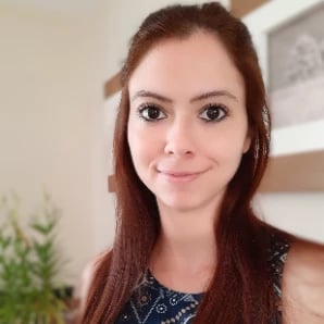 Paola de Barros Soares Colin