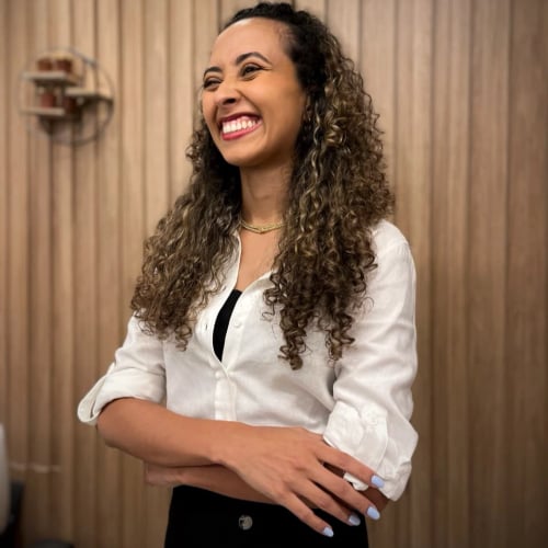 Isabelle Matos Perrut